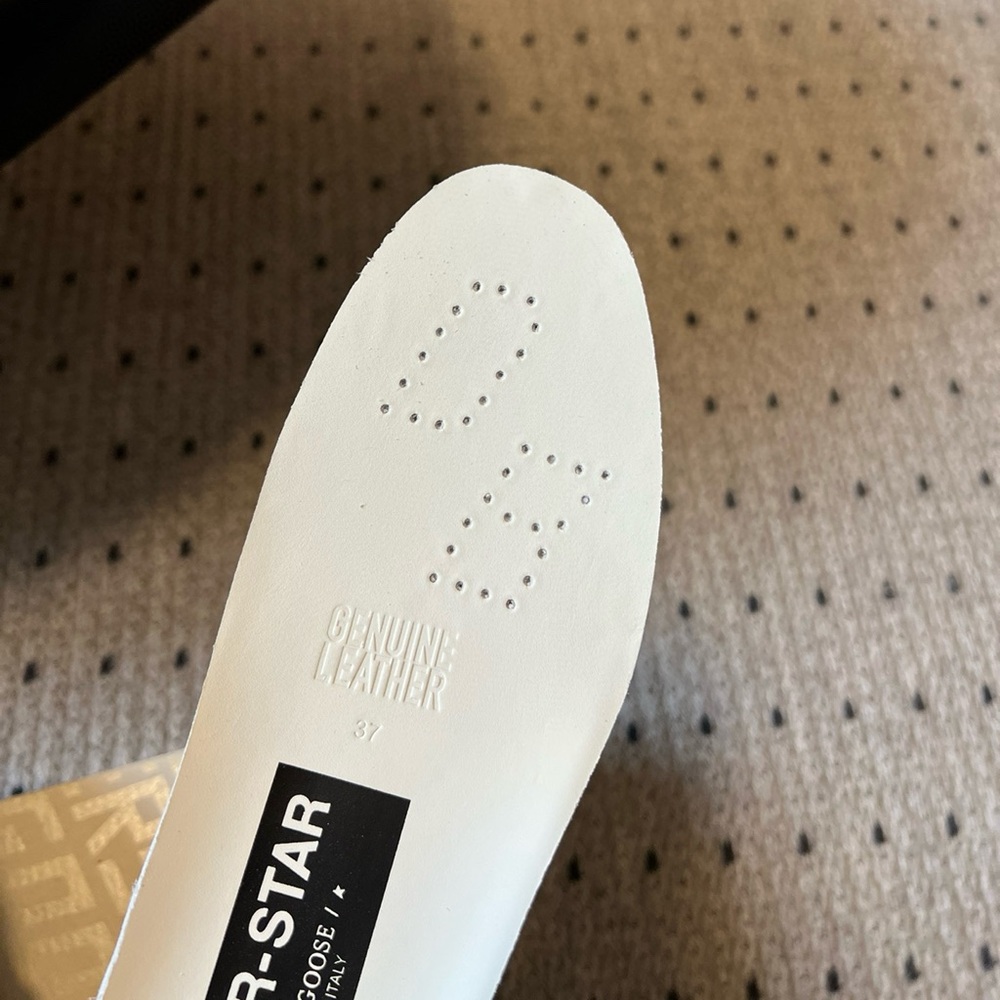 Golden Goose casual and fashionable flat shoes sneakers - Picture 8 of 8